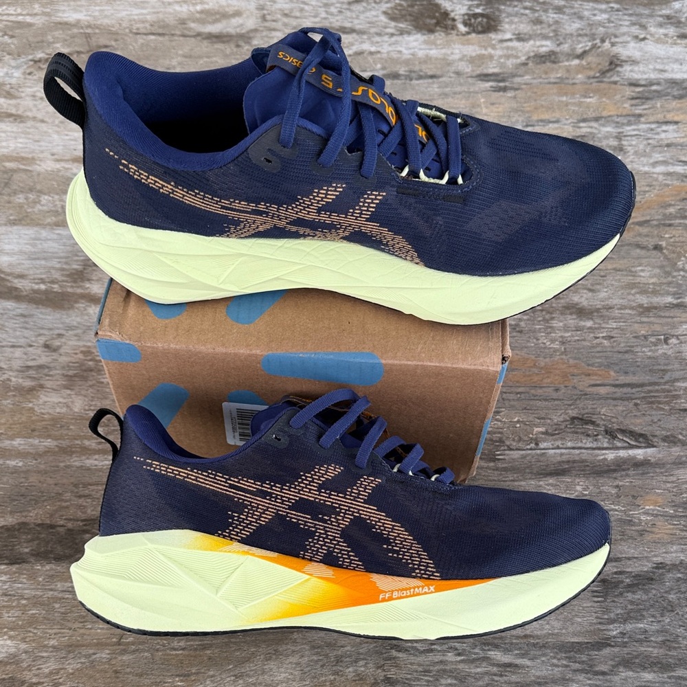 ASICS Novablast 5 Men’s Size 9.5
